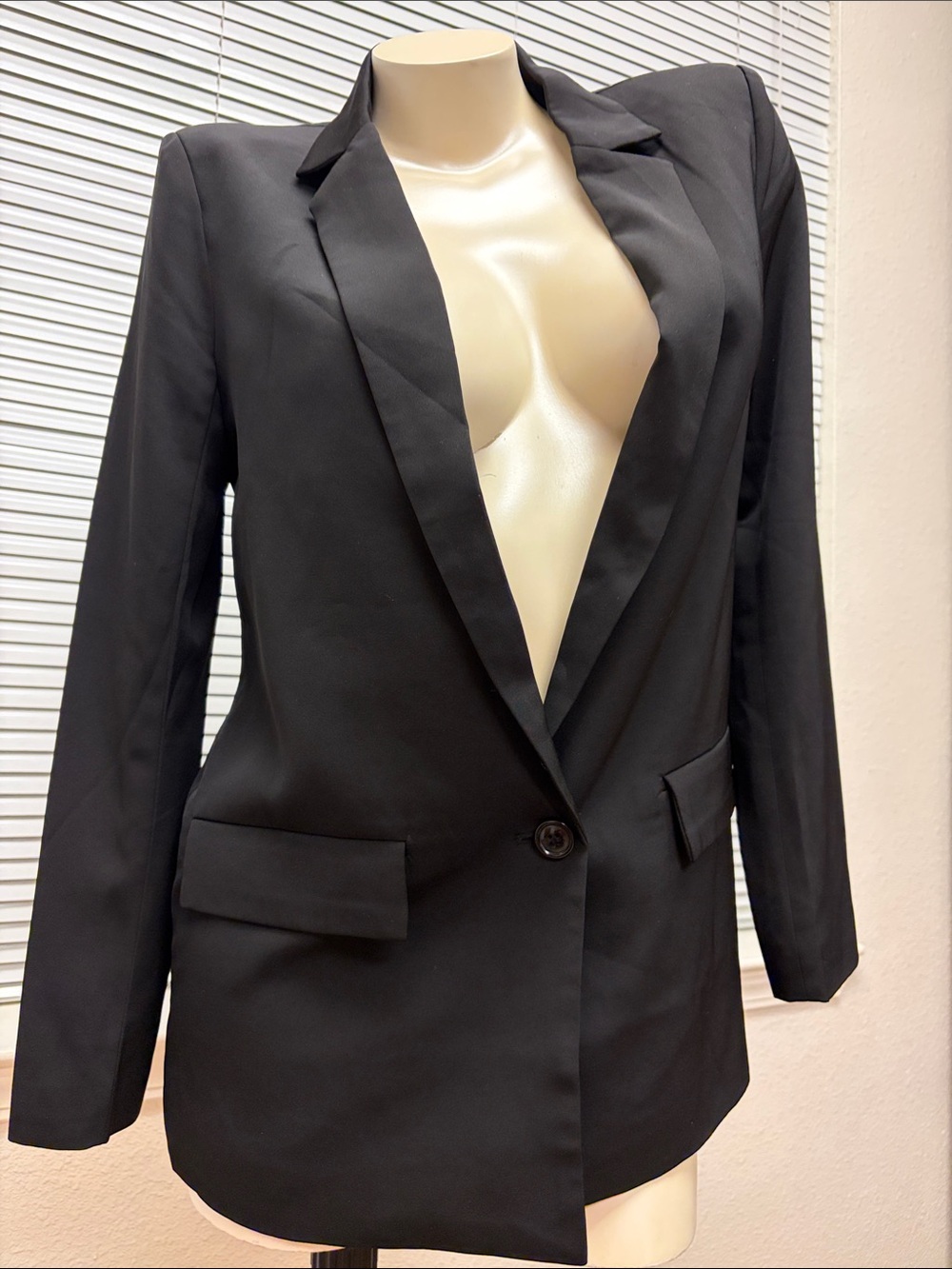 Ovi Black Single-Button Tailored Women's Blazer